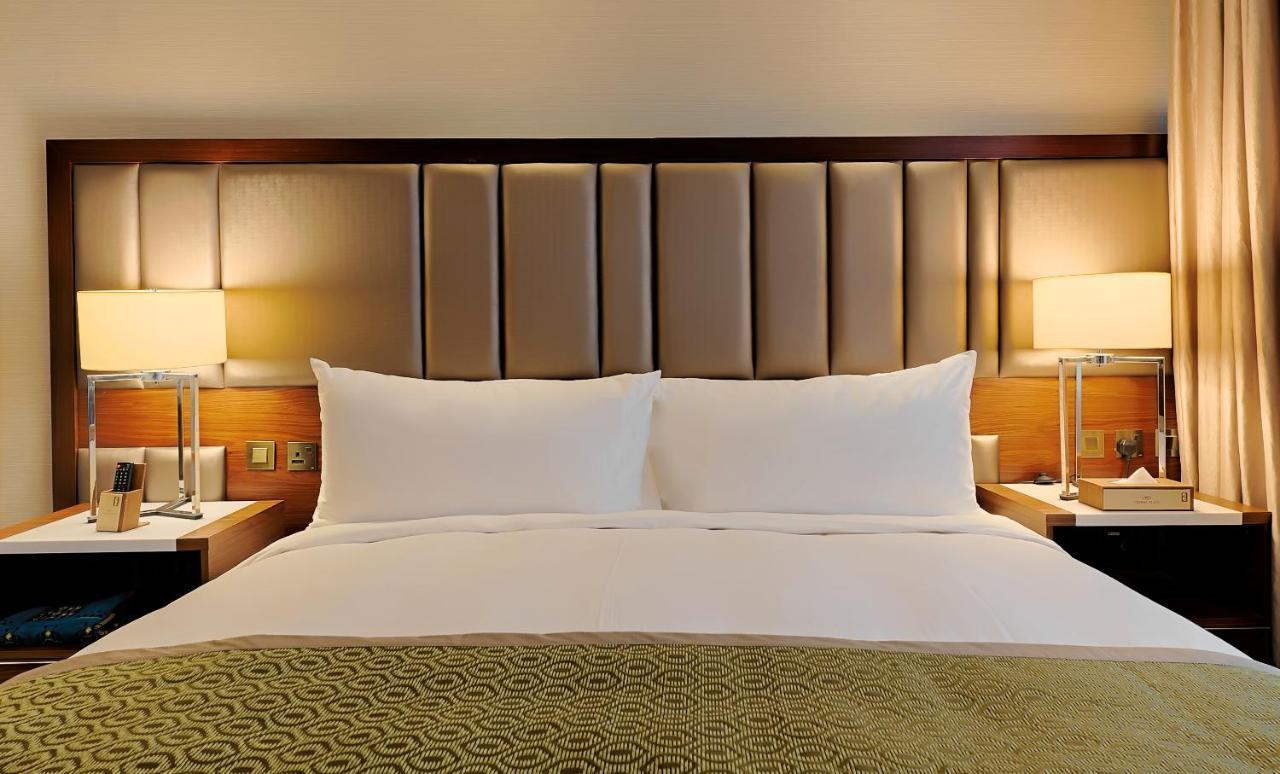 Holiday Suites Al Azizia 메카 외부 사진 A guest room at the hotel