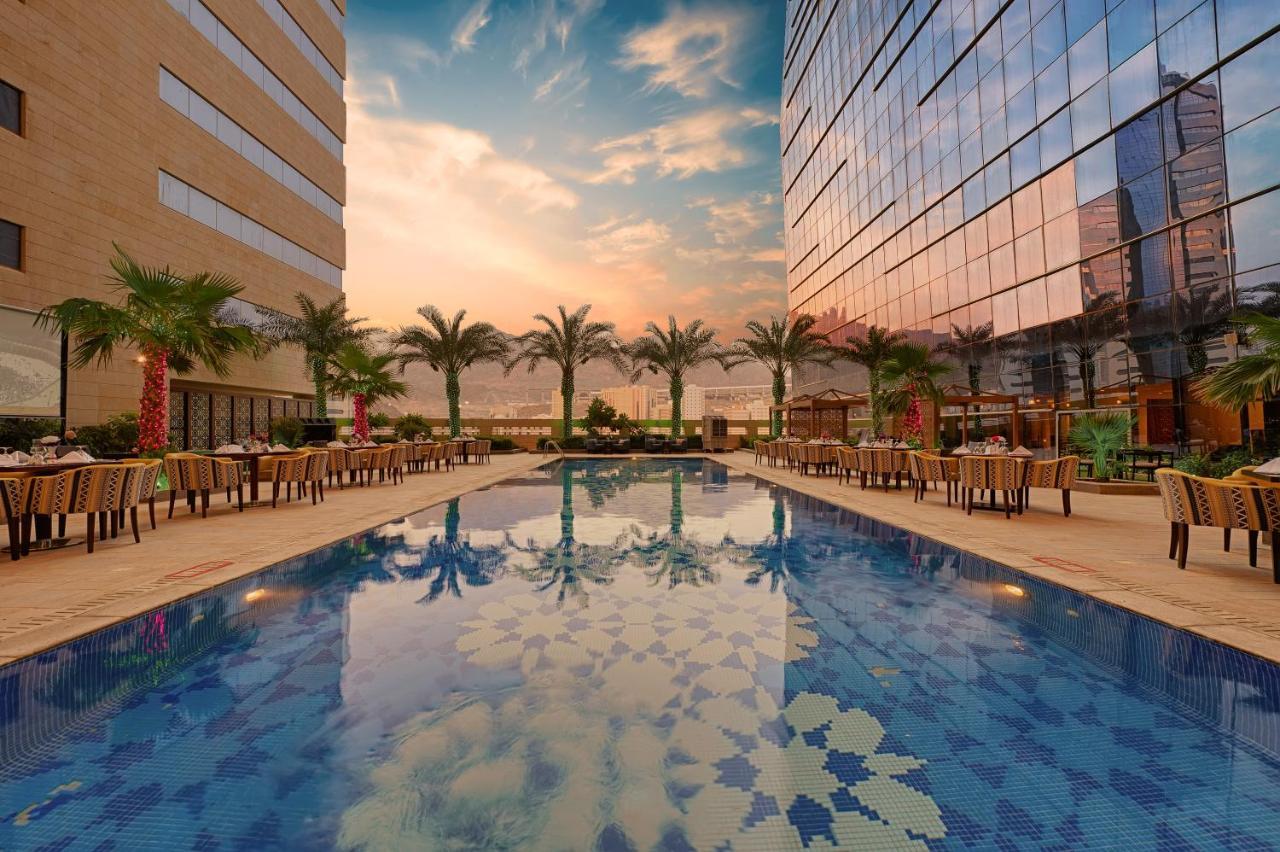 Holiday Suites Al Azizia 메카 외부 사진 The pool at Jumeirah Jumeirah